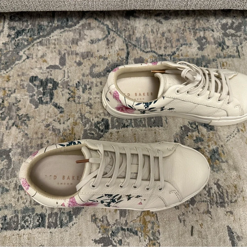 Ted Baker Trainers Size EU 39/ US 8.5 White Floral Sneakers - Picture 5 of 7